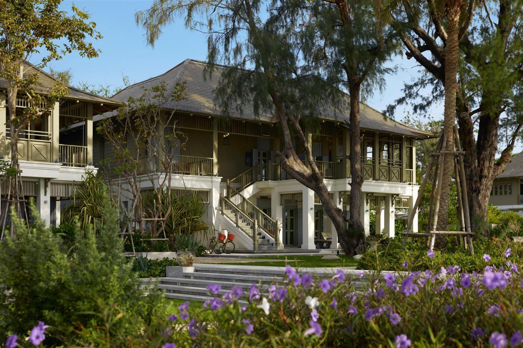 Charras Bhawan Hotel And Residences HHQ Exterior photo