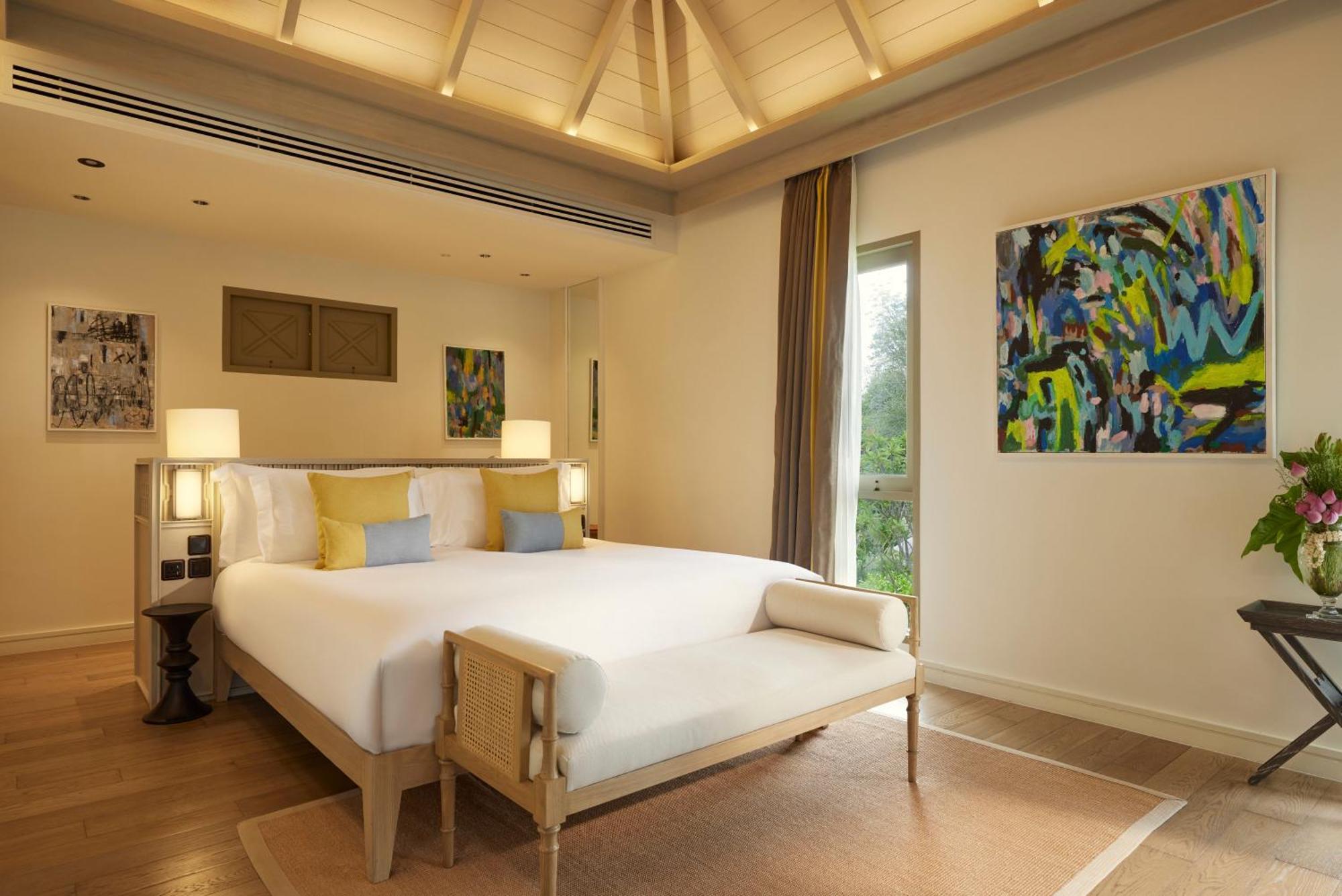 Charras Bhawan Hotel And Residences HHQ Room photo